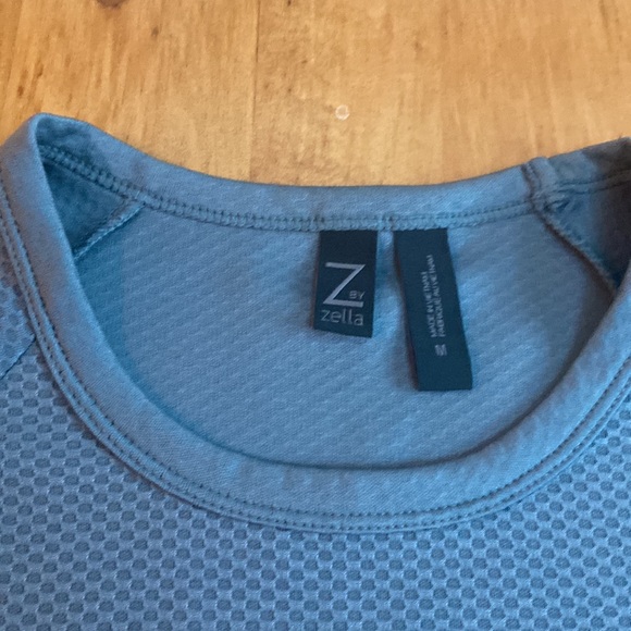 Men’s Zella size Medium Workout Wear Short Sleve Shirt waffle print fabric - Picture 2 of 6